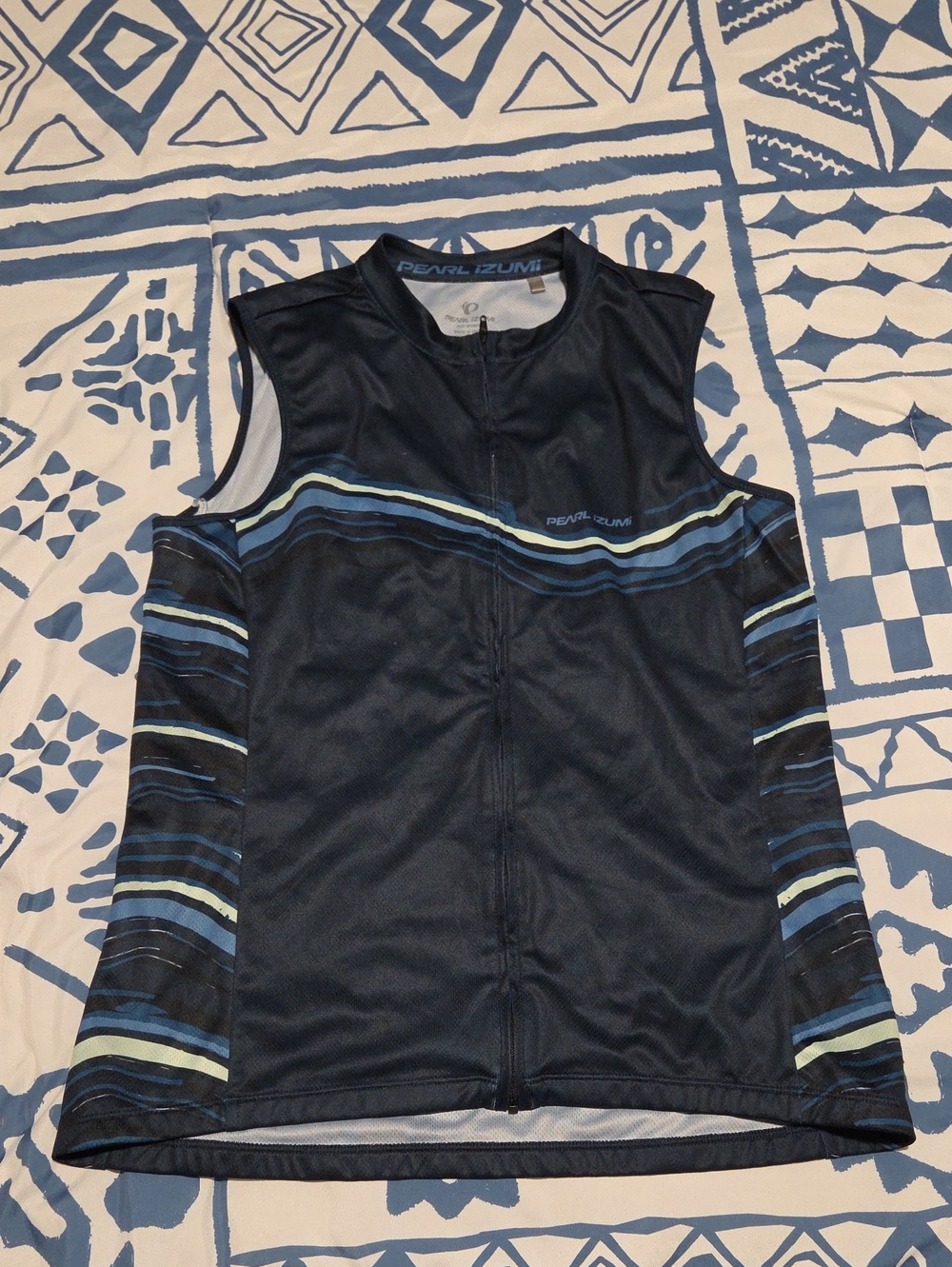 Pearl Izumi Men’s Sleeveless Cycling Jersey in Navy with Light Blue Stripes